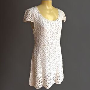 POW WOW White Crochet Overlay Cap Sleeve Scoop Neck Slip On Mini Dress